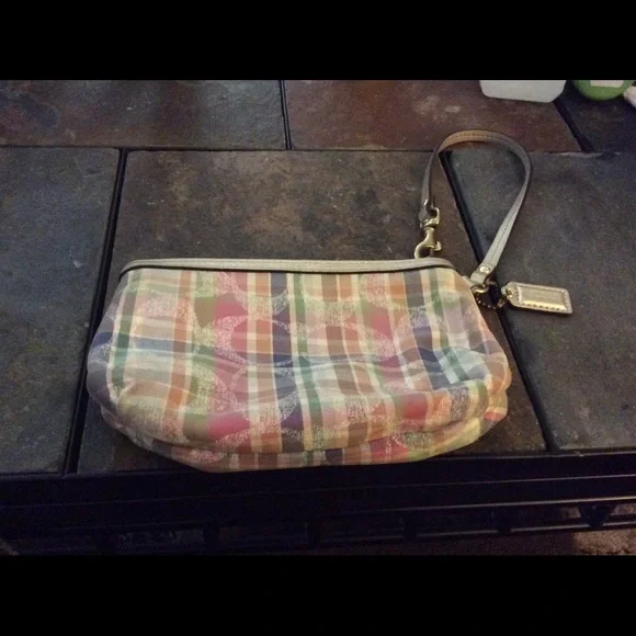 COPY - Coach pastel colored wristlet - Picture 2 of 4